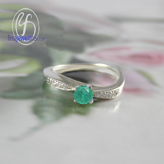 Emerald-Diamond-CZ-Silver-Birthstone-Ring-Finejewelthai-R1282em